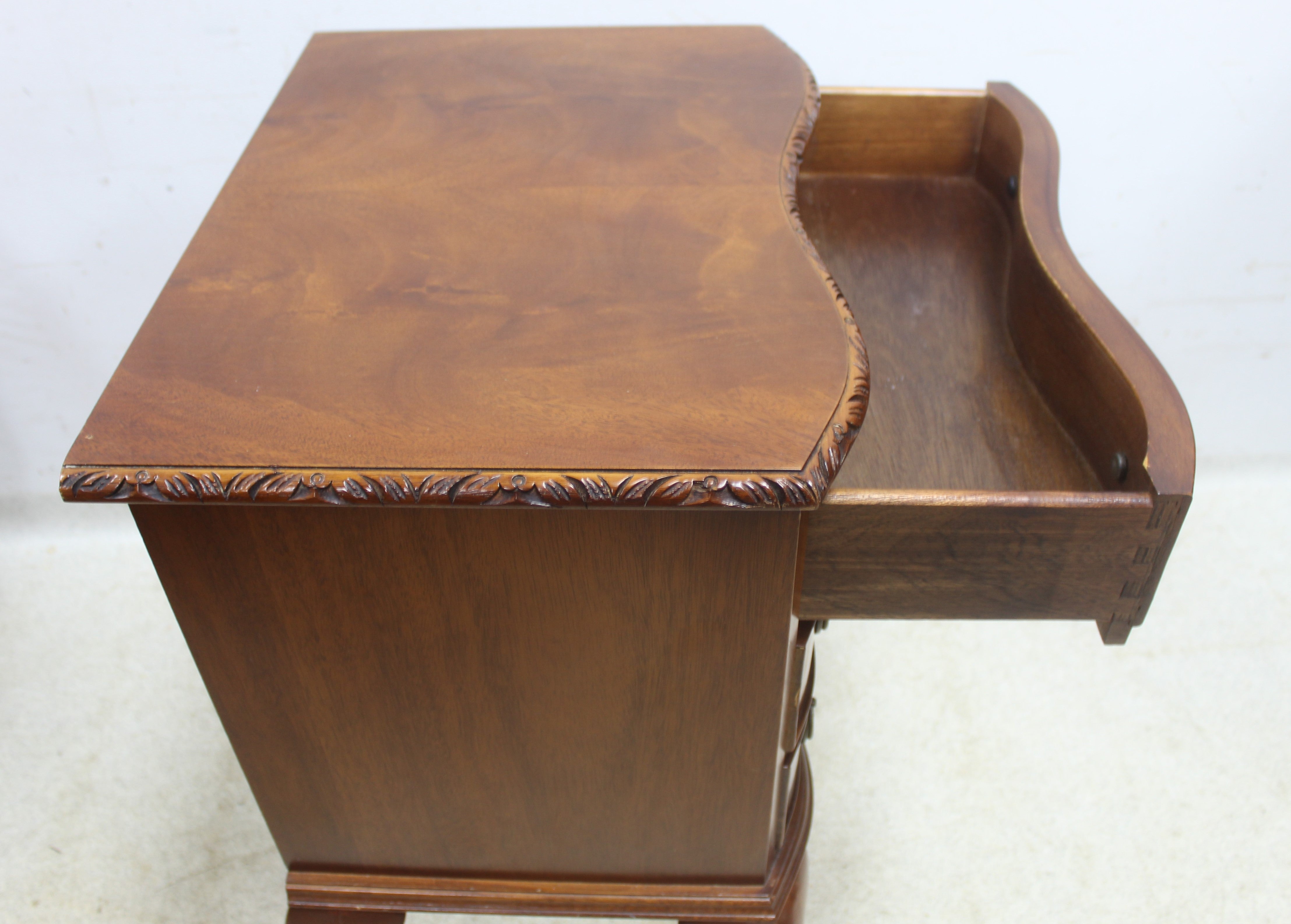 Small Mahogany Veneered Serpentine Front 3 drawer Chest of drawers