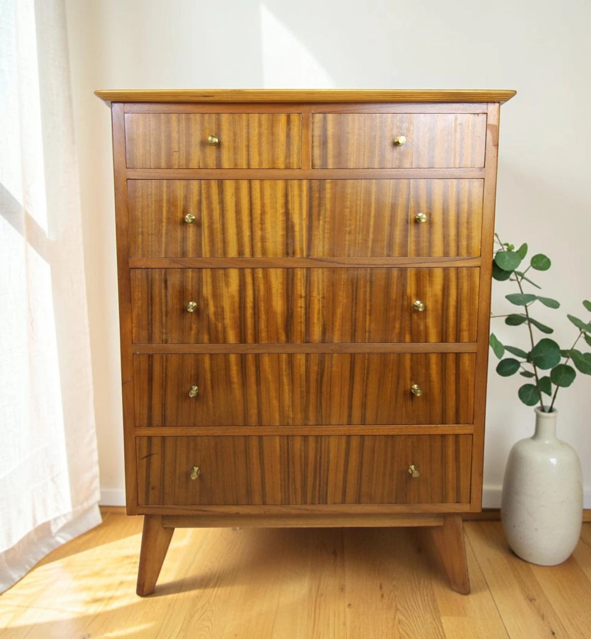 Mid century Morris of Glasgow Cumbrae chest of drawers in walnut veneer