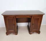 A Contemporary Cherry Veneer Dressing Table
