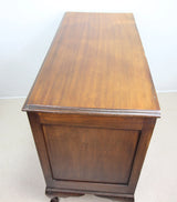 Antique mahogany chest of 4 drawers with turned handles and cabriole legs